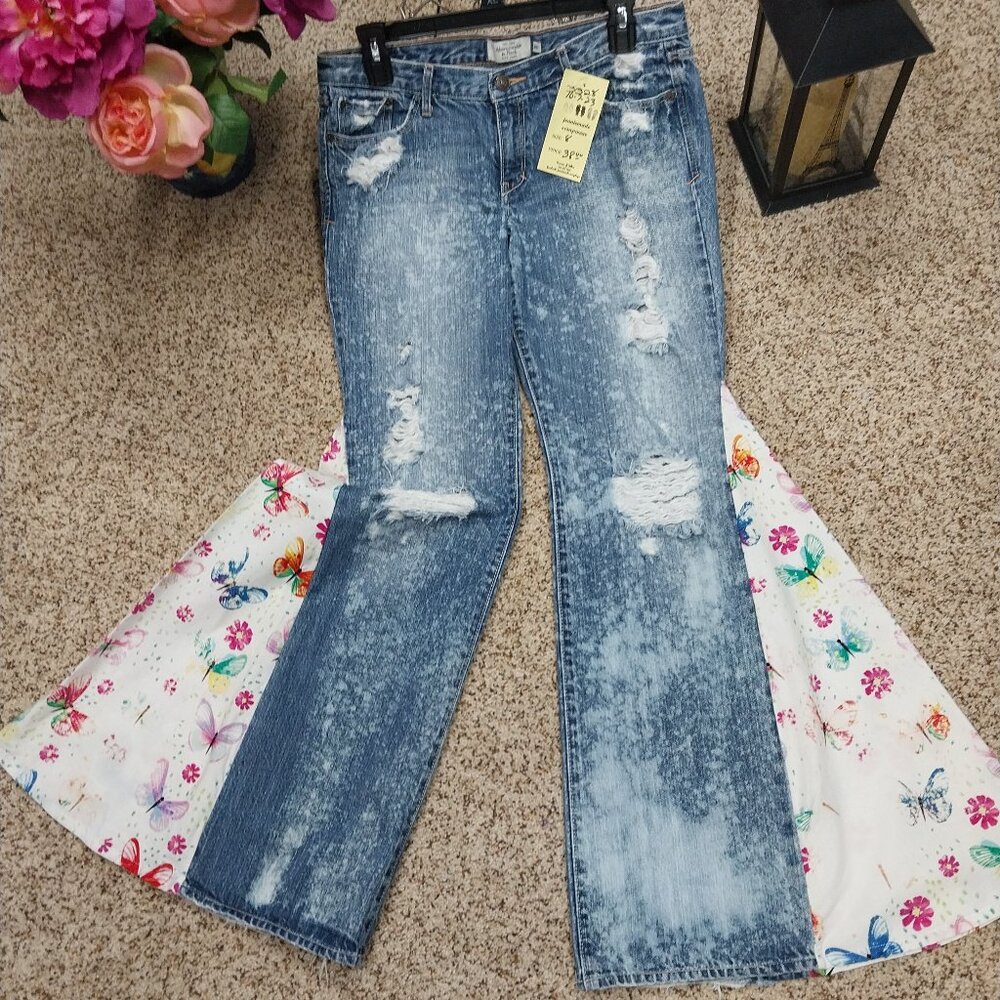 3328 Size 8r Abercrombie & Fitch Emma Upcycled Bleach Dyed Bell-bottoms.